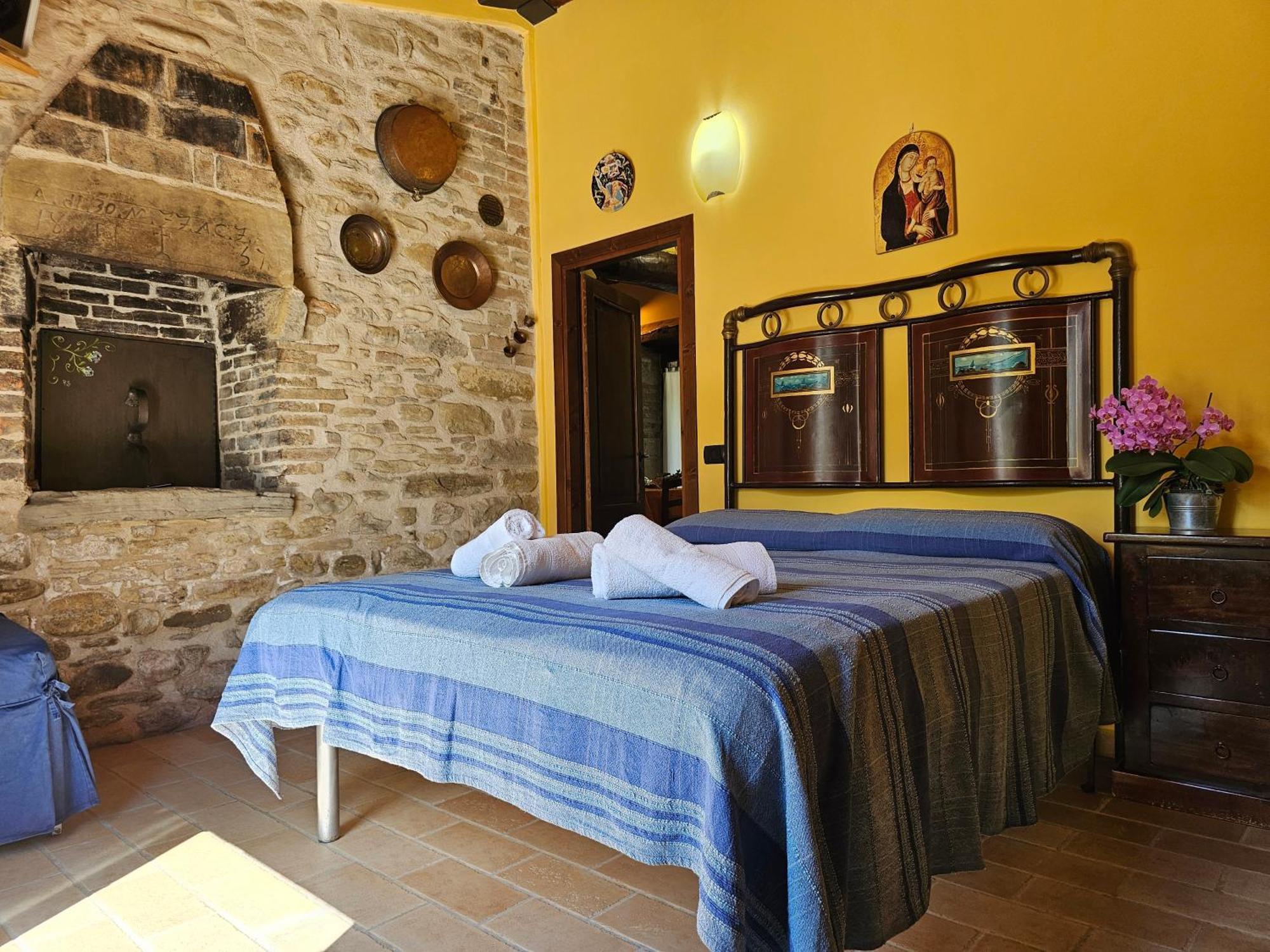 Agriturismo Ca Serrantonio - Ferri Appartamento Puccini Urbania Exterior photo